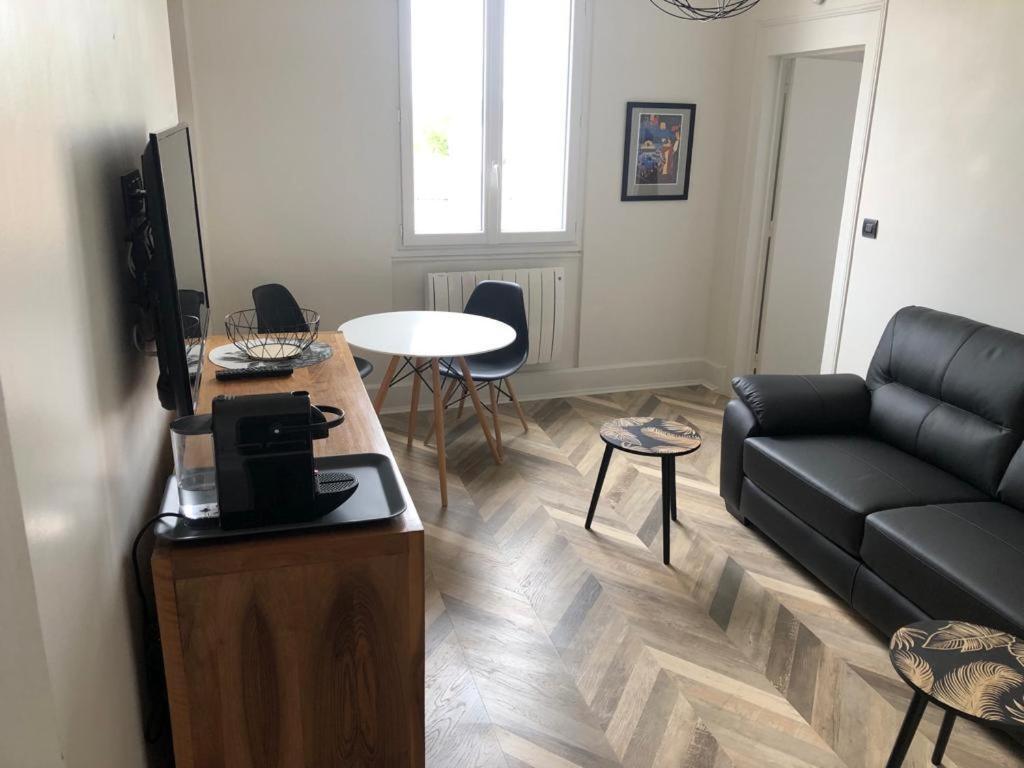 Superbe Appartement Independant En Centre Ville Vichy Exterior photo
